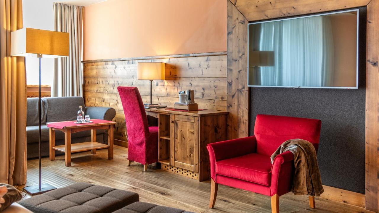 Romantik Hotel Santer Dobbiaco Esterno foto