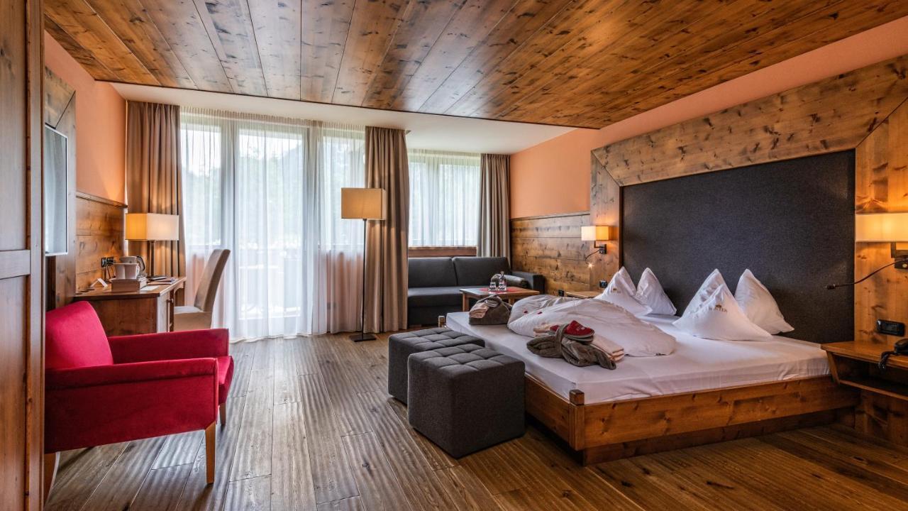 Romantik Hotel Santer Dobbiaco Esterno foto