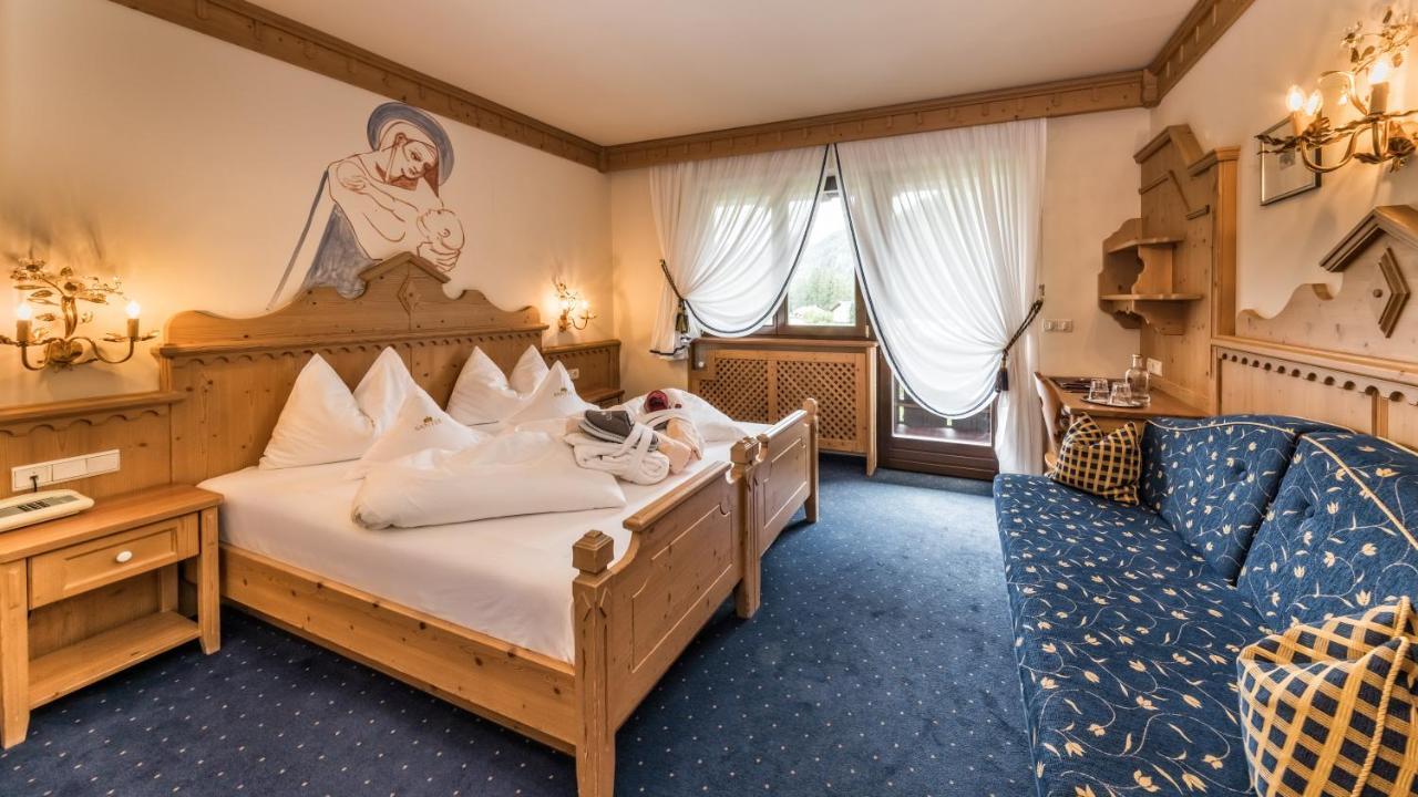 Romantik Hotel Santer Dobbiaco Esterno foto