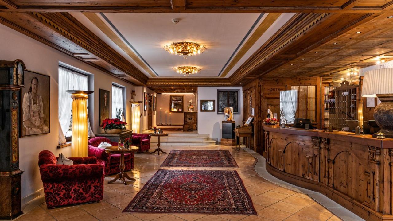 Romantik Hotel Santer Dobbiaco Esterno foto