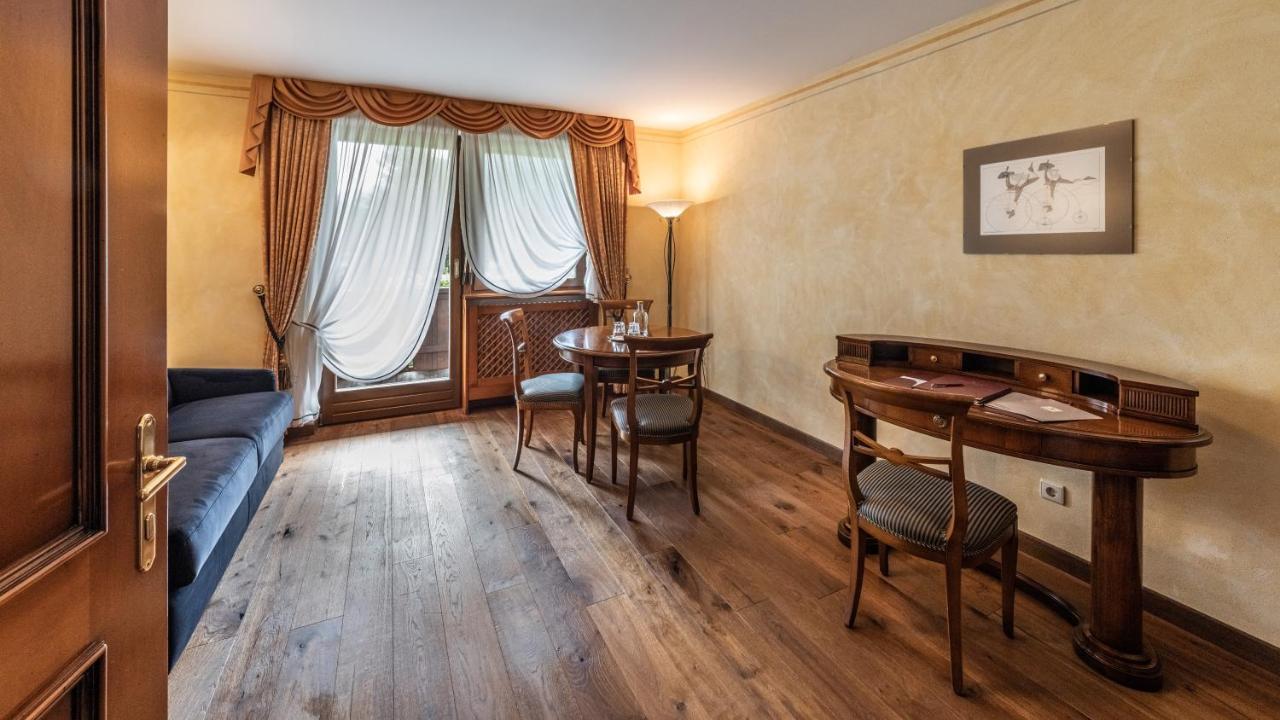 Romantik Hotel Santer Dobbiaco Esterno foto