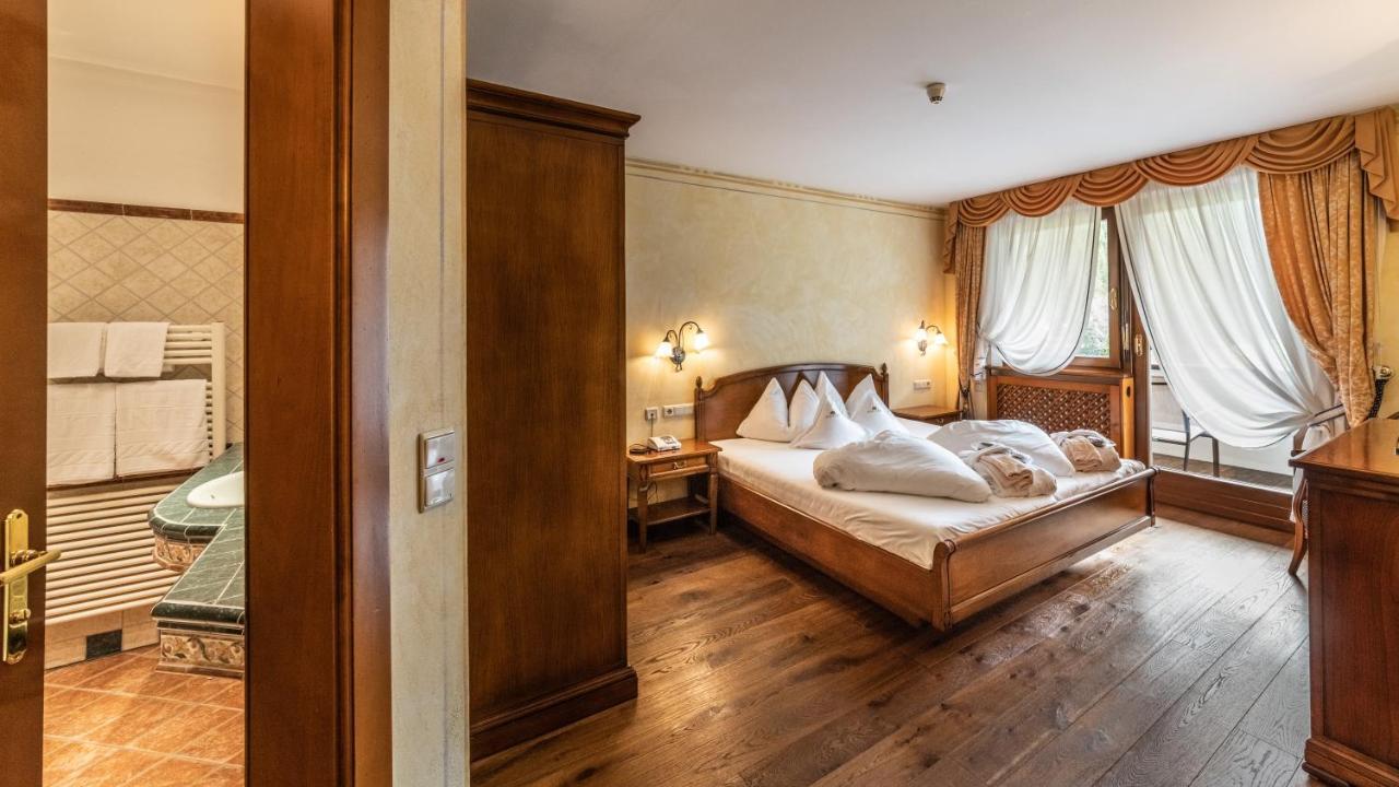 Romantik Hotel Santer Dobbiaco Esterno foto