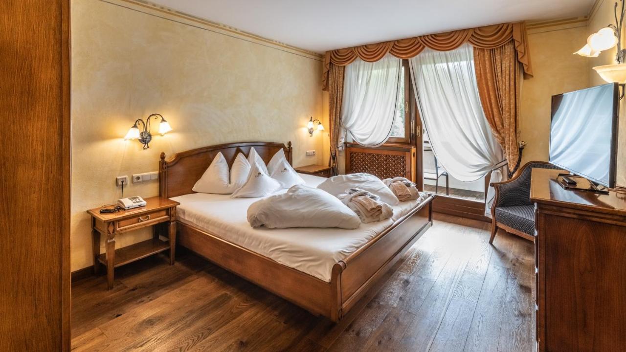 Romantik Hotel Santer Dobbiaco Esterno foto