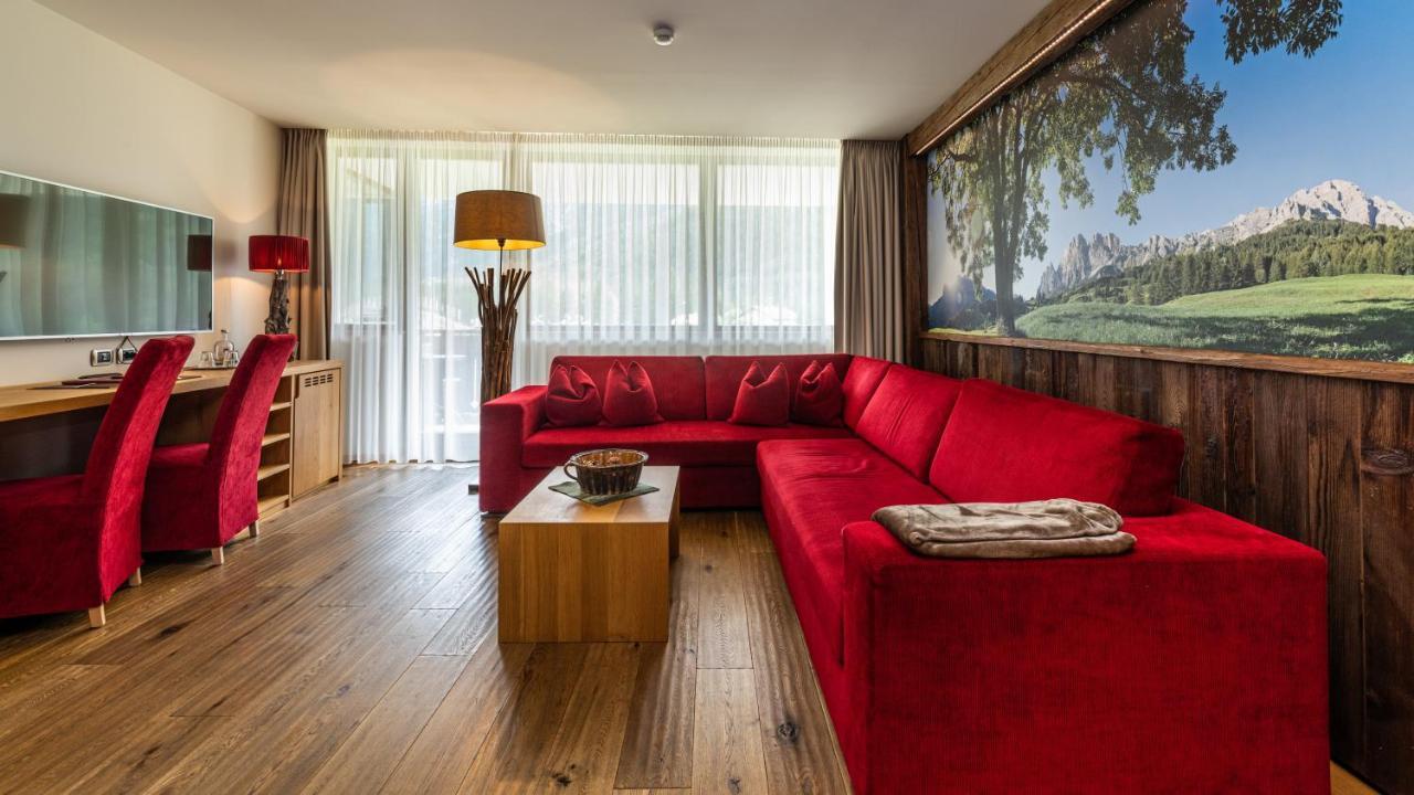 Romantik Hotel Santer Dobbiaco Esterno foto