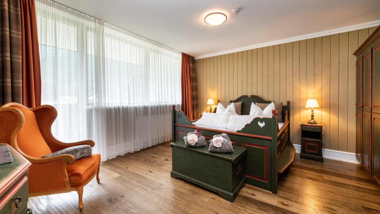 Romantik Hotel Santer Dobbiaco Esterno foto