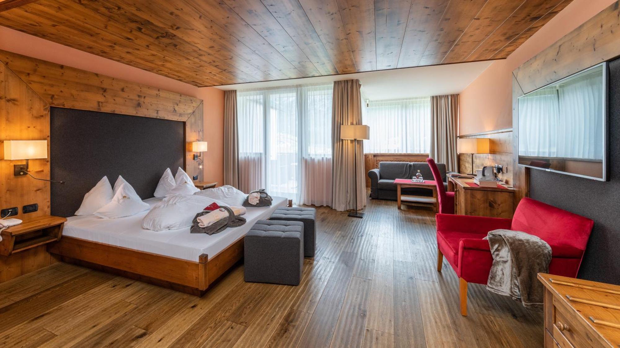 Romantik Hotel Santer Dobbiaco Esterno foto